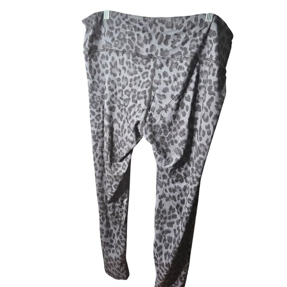Leopard Print Womens Leggings 3XL Microfiber & Spandex Blend - Picture 3 of 3